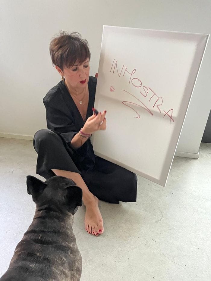 Nelle opere di Queen Elena la forza  vitale delle donne si mette «Inmostra»