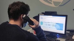 Telefono Amico, un aiuto sempre presente:  Porta San Giacomo blu si colora di blu