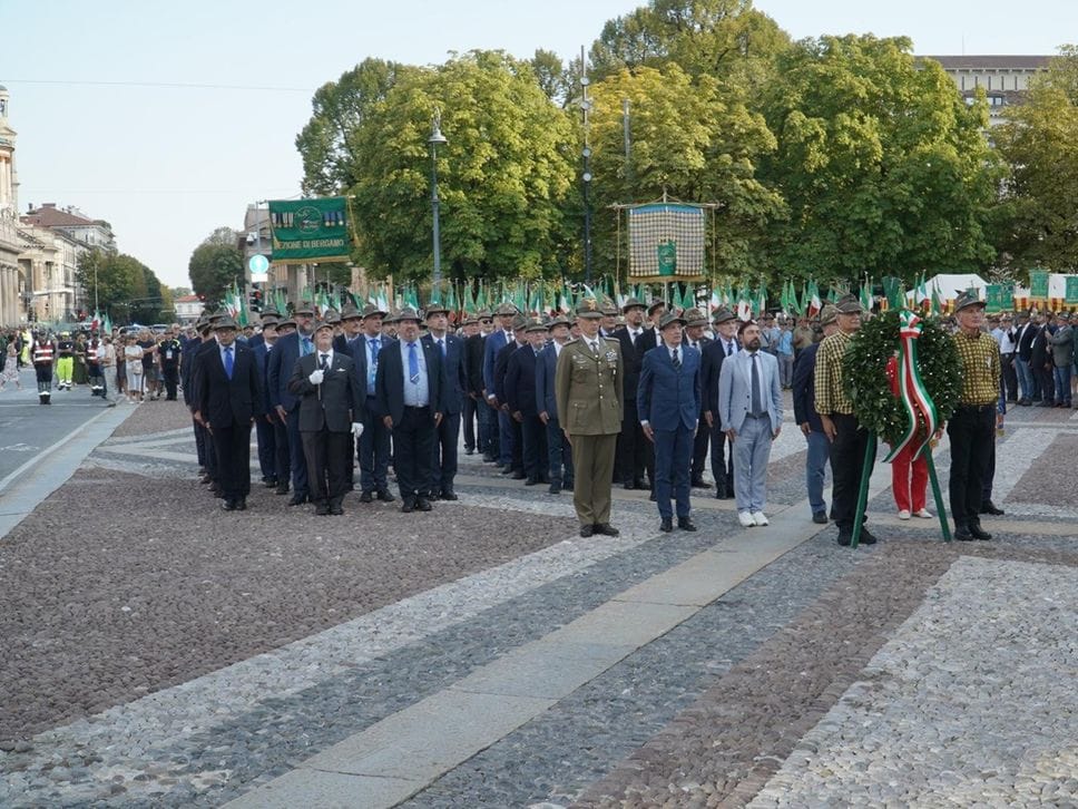 Bergamo in festa con gli Alpini, pronta a candidarsi per la centesima Adunata nazionale nel 2029 - Foto e video