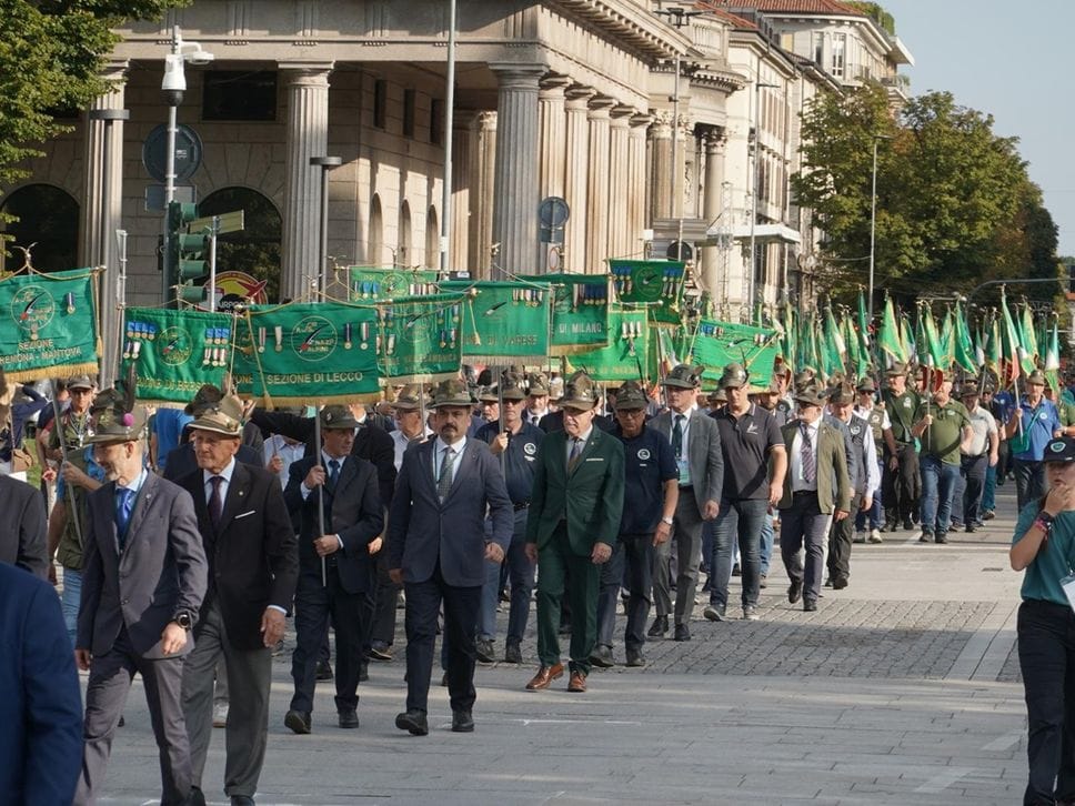 Bergamo in festa con gli Alpini, pronta a candidarsi per la centesima Adunata nazionale nel 2029 - Foto e video