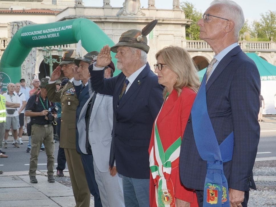 Bergamo in festa con gli Alpini, pronta a candidarsi per la centesima Adunata nazionale nel 2029 - Foto e video