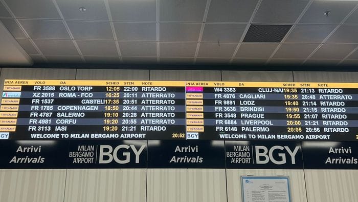 https://storage.ecodibergamo.it/media/photologue/2026/9/12/photos/cache/orio-al-serio-volo-ryanair-per-brindisi-in-ritardo-di-oltre-14-ore_bc76c480-aecc-11f1-b9d5-12ede011745c_1920_1080_v3_large_16_9.jpeg