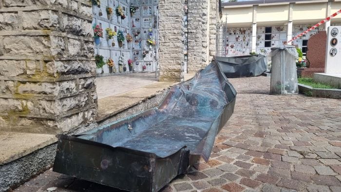 https://storage.ecodibergamo.it/media/photologue/2026/9/12/photos/cache/ponteranica-tentato-furto-di-rame-al-cimitero-danneggiati-gronde-e-pluviali_99770820-ae9d-11f1-8045-40f5526b45ff_1920_1080_v3_large_16_9.jpeg