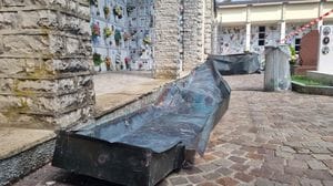 Ponteranica, tentato furto di rame al cimitero: danneggiati gronde e pluviali