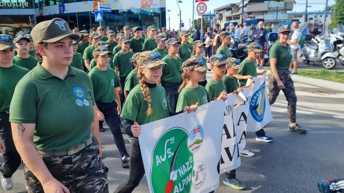 https://storage.ecodibergamo.it/media/photologue/2026/9/13/photos/cache/alpini-bergamo-celebra-i-105-anni-la-sfilata-e-la-citta-in-festa-foto_48d92d0e-af5a-11f1-8045-40f5526b45ff_1920_1080_v3_large_16_9.jpeg