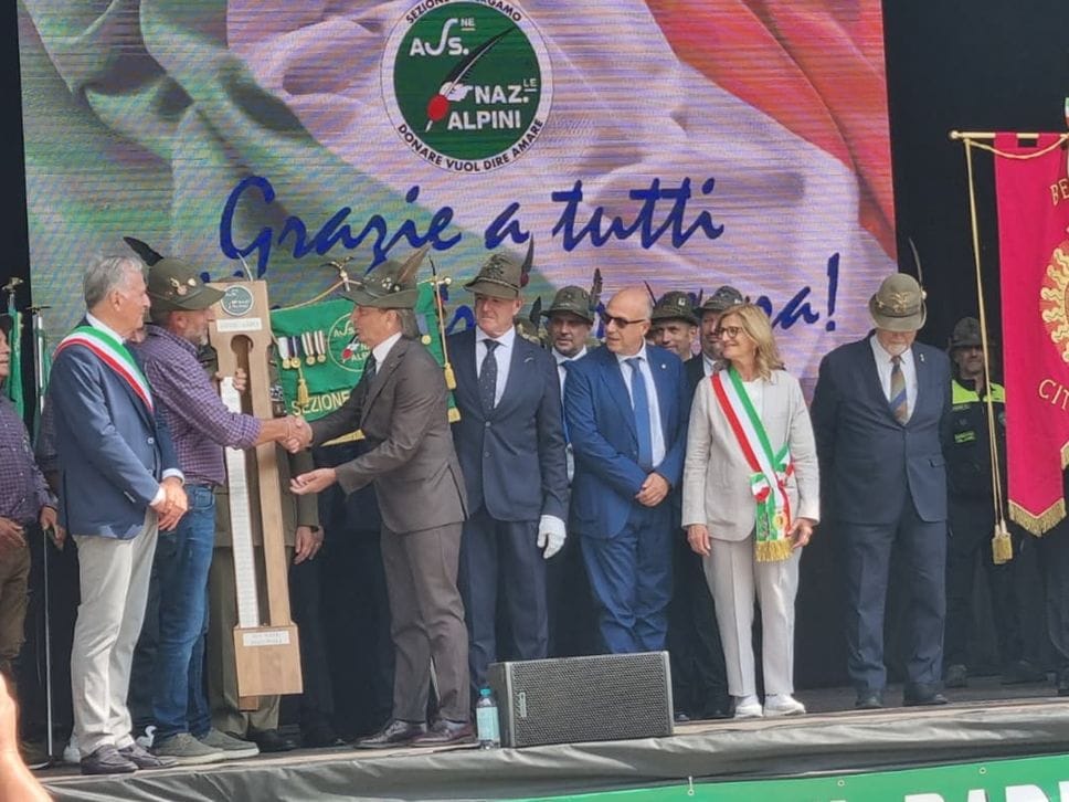 Alpini, Bergamo celebra i 105 anni: rivivi qui la sfilata - Foto e video