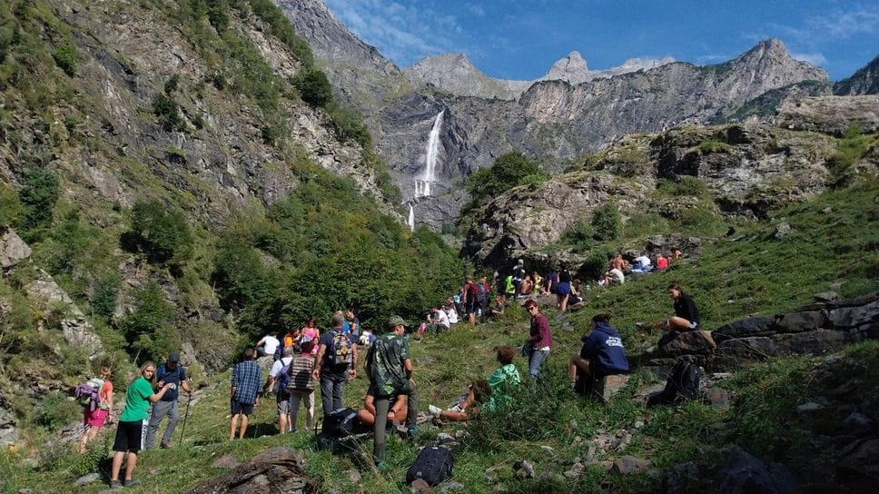 Cascate del Serio, in oltre duemila a Valbondione - Foto e video