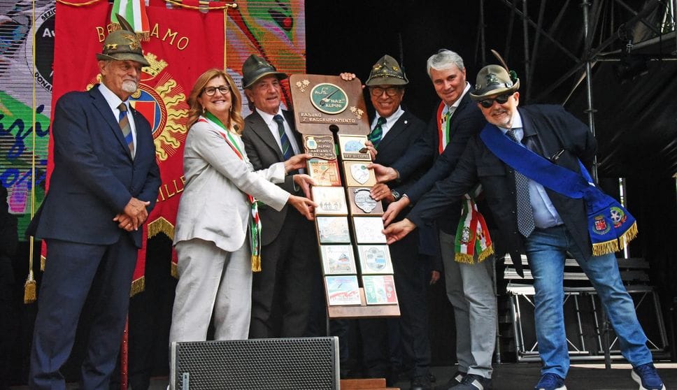 Alpini, passaggio della «stecca»: l’appuntamento l’anno prossimo sarà a Castelli Calepio