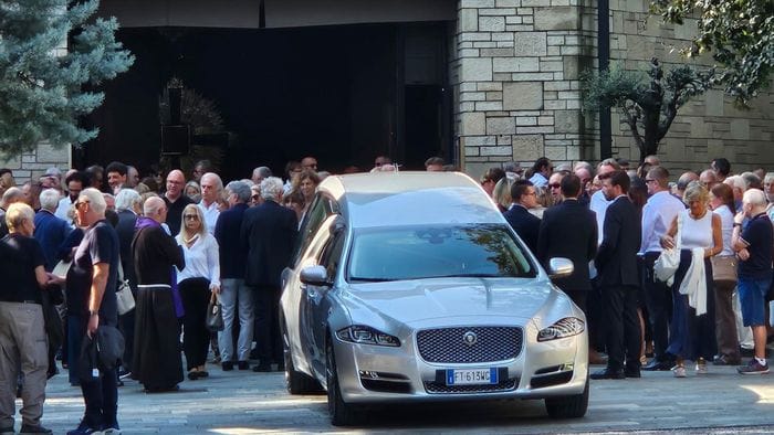 chiesa gremita a bergamo per l8217ultimo saluto a sandro dall8217ara da Ecodibergamo.it chiesa gremita a bergamo per l8217ultimo saluto a sandro dall8217ara