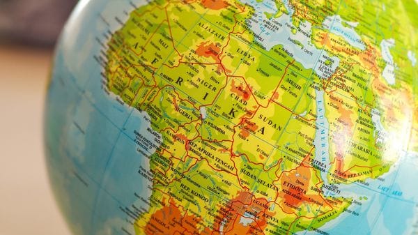 Come si racconta l’Africa? «Rimettere al centro la complessità» per restituire un’immagine autentica