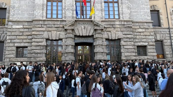 scuola prima campanella tra nuove materie e programmi cambiati in sei anni persi 1817 bambini foto e video da Ecodibergamo.it scuola prima campanella tra nuove materie e programmi cambiati in sei anni persi 1817 bambini foto e video