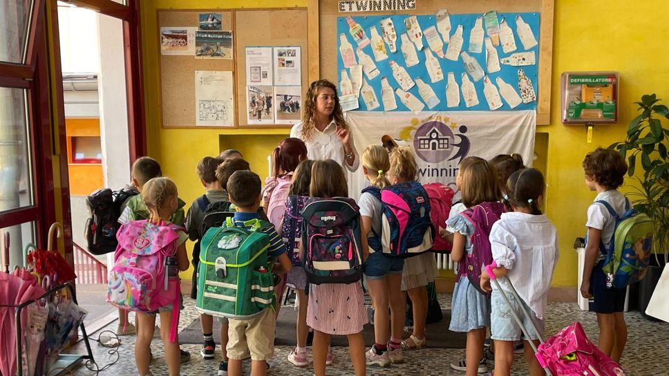 Scuola, riparte l’anno scolastico: più bus per gli studenti e test della viabilità