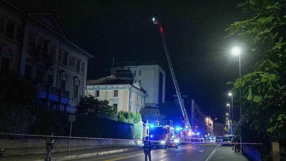 Bergamo, scagliò tegole dal tetto di un ex asilo: «Ero spaventato». Resta in carcere
