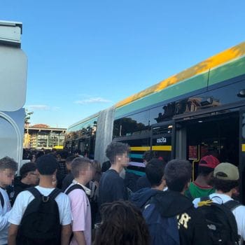 E-Brt, passeggeri in crescita nel primo giorno di scuola. «Martedì con più traffico, allo studio interventi sui semafori»