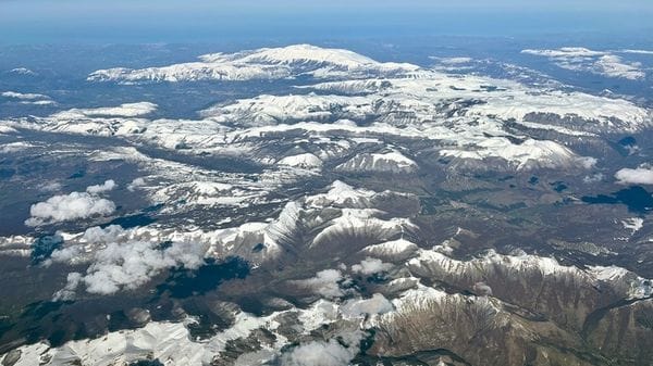 Sotto gli Appennini la crosta terrestre si sta aprendo come una zip  