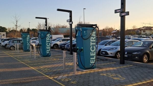 Da Electra 338 punti di ricarica veloce per auto in 11 regioni