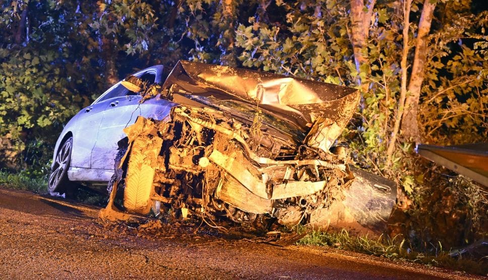 Il terribile schianto in auto a pochi metri da casa a Masano, il dolore per Darek morto a soli 9 anni