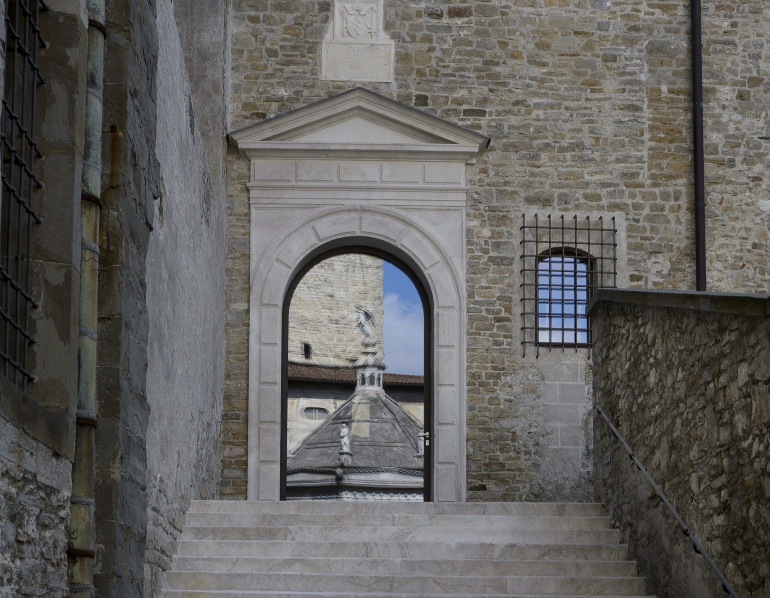 L’Aula Picta riscopre i suoi colori e il Bernareggi festeggia il suo primo anno 
