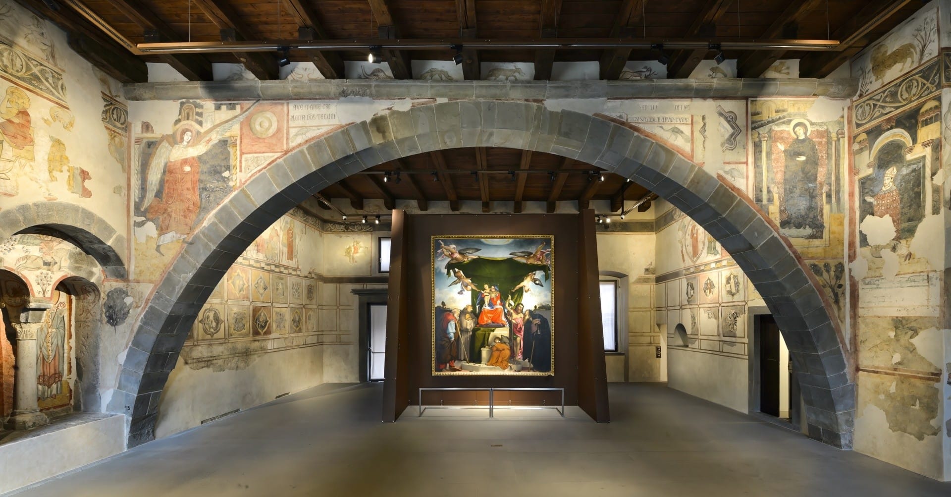 L’Aula Picta riscopre i suoi colori e il Bernareggi festeggia il suo primo anno 