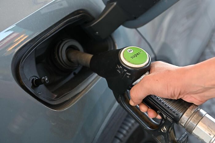 Nuovi rialzi per il prezzo dei carburanti, gasolio self a 2,346 euro in autostrada