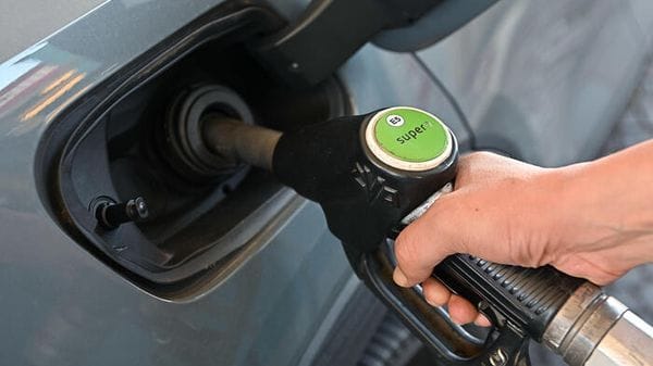 Nuovi rialzi per il prezzo dei carburanti, gasolio self a 2,346 euro in autostrada