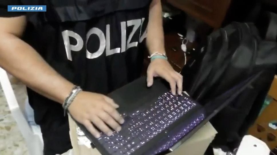 Pedopornografia online, 17 arresti: un 59enne fermato a Bergamo
