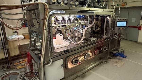 Sogin, collaudata 'Scatola a Guanti' per cementare rifiuti liquidi contenenti plutonio