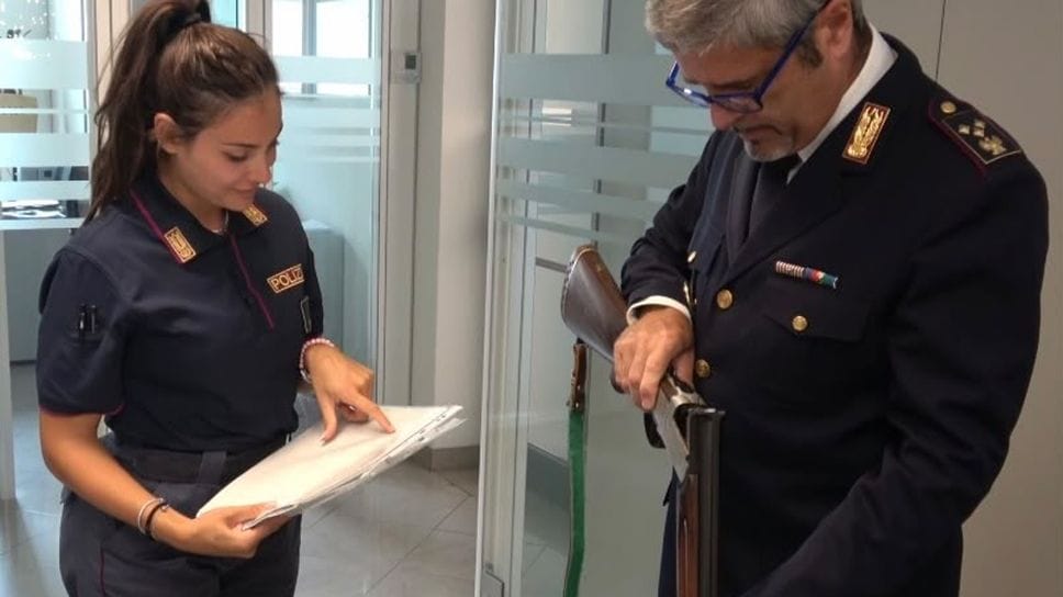 Treviglio, controlli sulle armi: ritirati 24 fucili e 452 munizioni