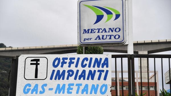 Assopetroli-Assoenergia, esenzione bollo anche per auto a metano