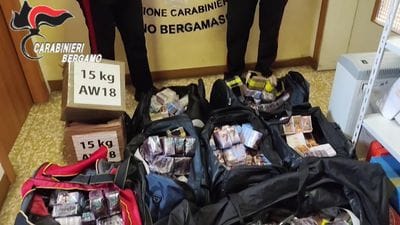https://storage.ecodibergamo.it/media/photologue/2026/9/18/photos/cache/caprino-bergamasco-sequestrati-230-chili-di-droga-in-un-garage_a3fa3230-b36c-11f1-ad62-1164c33d5a46_1920_1080_display.jpg