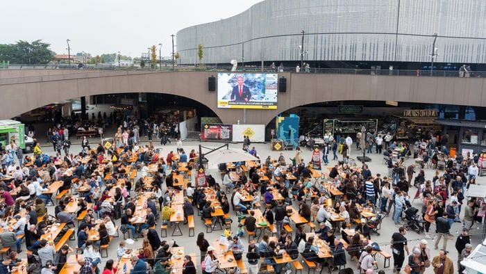 https://storage.ecodibergamo.it/media/photologue/2026/9/18/photos/cache/choruslife-weekend-con-street-food-e-artisti-di-strada_9a4d4f8e-b33e-11f1-ad62-1164c33d5a46_1920_1080_v3_large_16_9.jpg