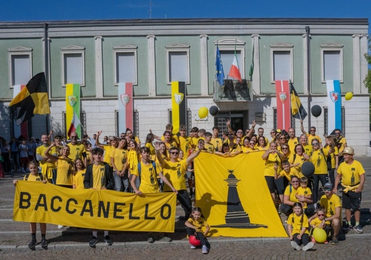 Le contrade di Calusco d’Adda scendono in strada per la conquista della «Bora»