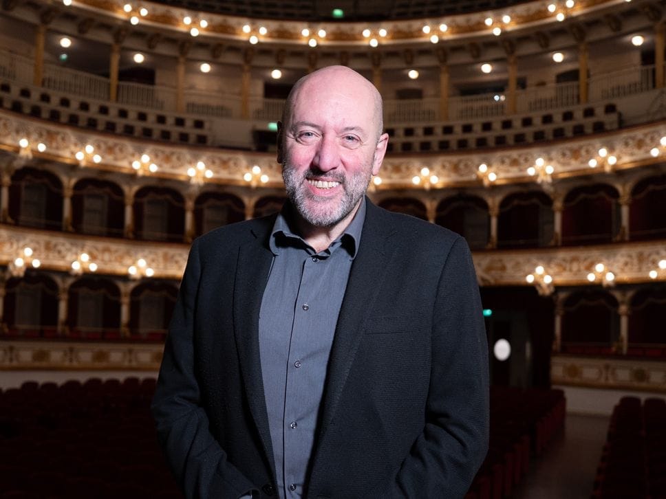 Lezioni di Storia 2027 al Teatro Donizetti: focus su Oriente e Occidente