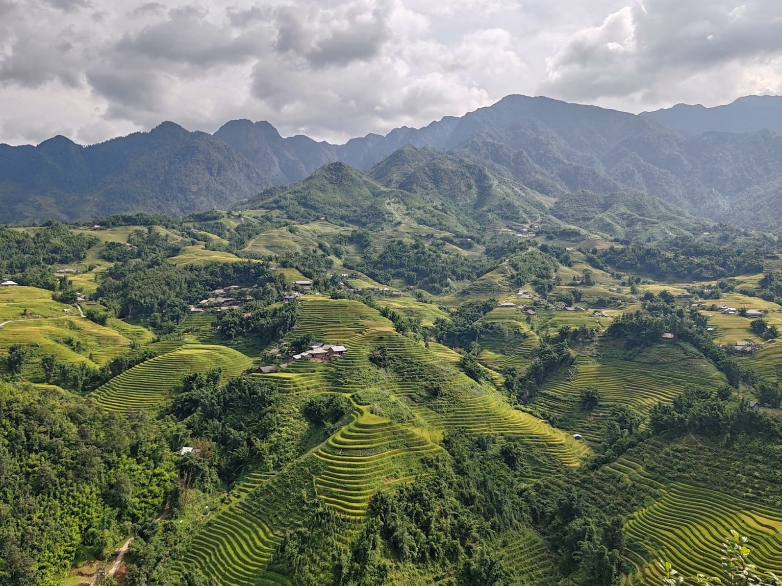 Viaggio in Vietnam, dove tutto corre ma nessuno ha fretta