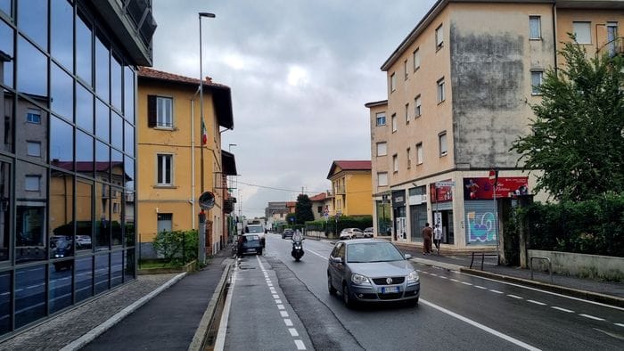 d224 un calcio alla vetrina e si ferisce soccorso e denunciato da Ecodibergamo.it d224 un calcio alla vetrina e si ferisce soccorso e denunciato
