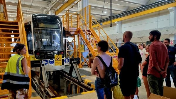 Nuovi tram T2: 120 persone all’Open day Teb. Corse gratuite con Atb sulla e-Brt - Foto