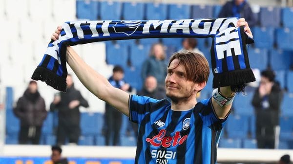 De Roon saluta l’Atalanta: «Dieci anni in una favola, Bergamo per sempre casa mia. Mai pensato potesse finire così» - Video