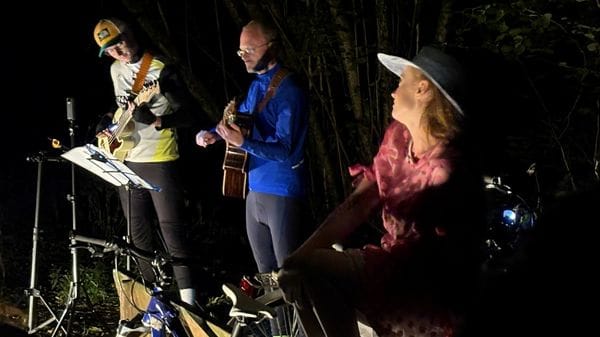 «Dendra», la passeggiata teatrale di Erbamil nei boschi del Parco dei Colli