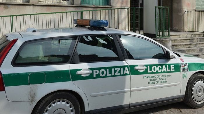https://storage.ecodibergamo.it/media/photologue/2026/9/20/photos/cache/bariano-da-agli-agenti-lidentita-del-fratello-scoperto-e-denunciato_9d095672-b4de-11f1-ad62-1164c33d5a46_1920_1080_v3_large_16_9.jpg