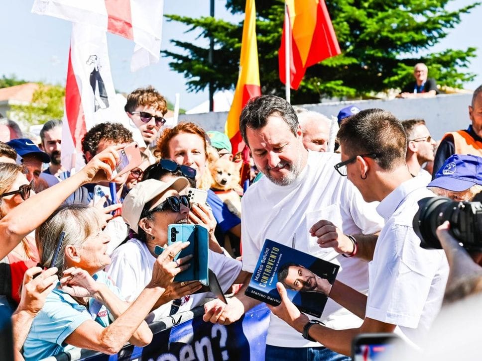 La Lega a Pontida: «Si vince uniti e la Lega è e sarà più unita che mai». Salvini: proporrò un Congresso straordinario a ottobre - Foto