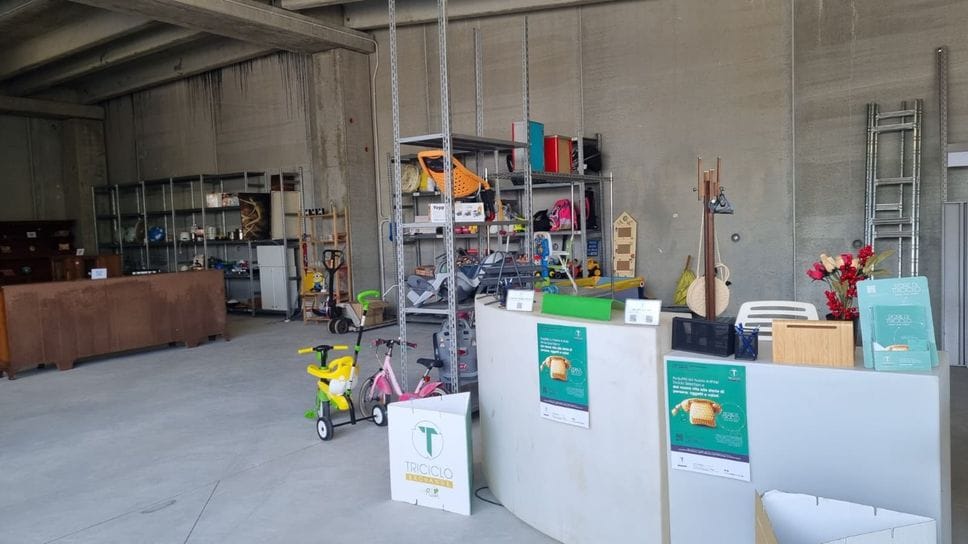 Bergamo, apre il nuovo centro del riuso: la strada dedicata a Langer