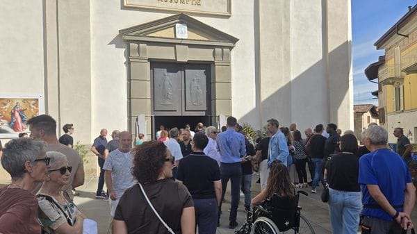 L’ultimo saluto a  Luca Pelizzoli, i figli: «Buono, presente, un esempio per noi»