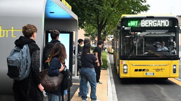 E-Brt, in 7 giorni 34mila passeggeri. Donato: «Al lavoro sul traffico»
