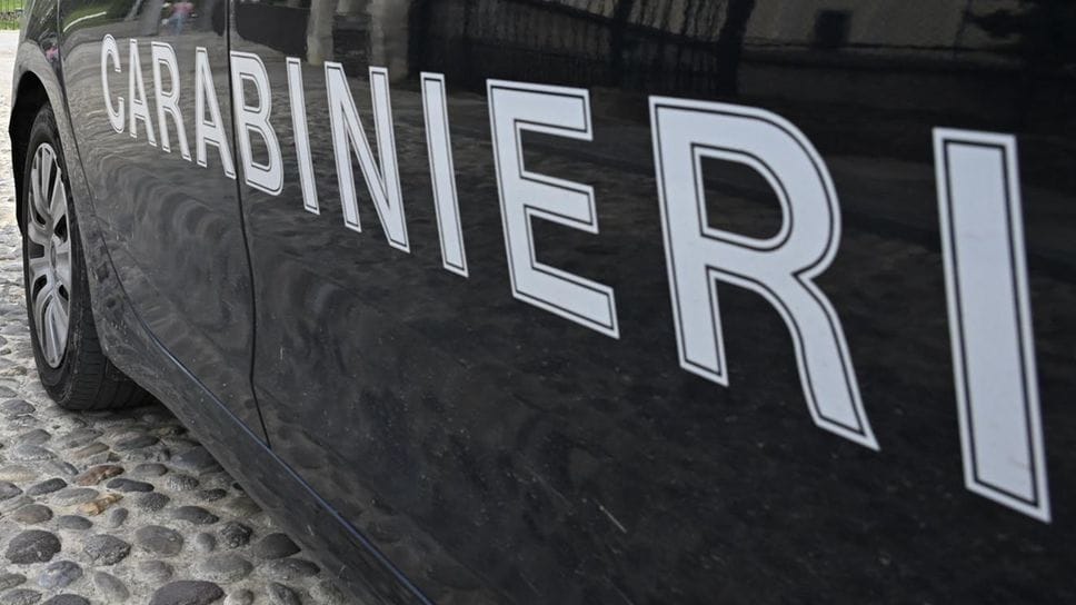Bassa Bergamasca, accoltella l’ex compagna davanti al figlio. Lui arrestato, la donna è gravissima