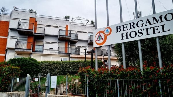 Ostello di Bergamo, deserta l’asta. «Ma la vendita è la strada giusta» 