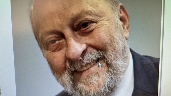 Addio al professor Carfì, preside e assessore del Pci a Romano di Lombardia