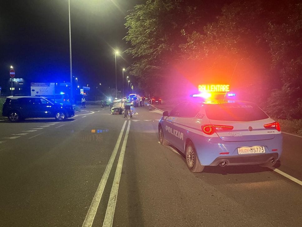 Incidente in via Zanica a Bergamo, grave un motociclista di 40 anni - Foto