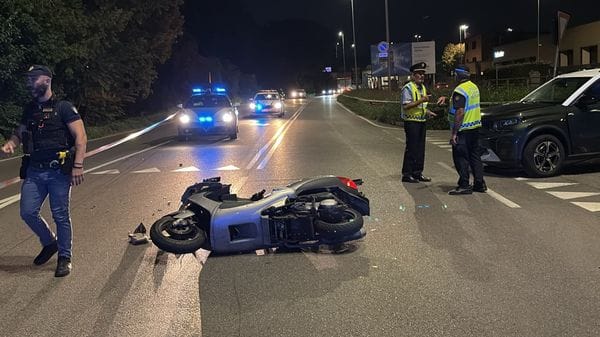 Incidente in via Zanica a Bergamo, grave un motociclista di 40 anni - Foto