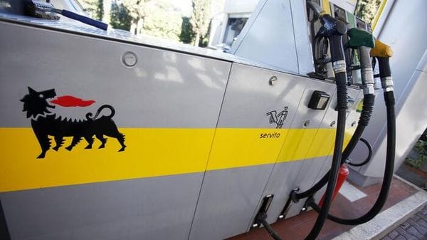Eni, tetto di 2,19 euro al prezzo del gasolio, 1,99 per la benzina