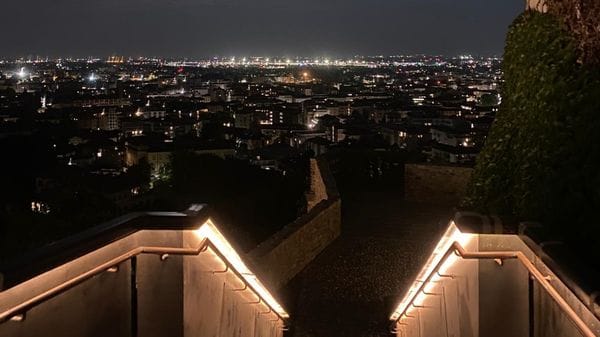 In via Porta Dipinta a Bergamo una terrazza panoramica e 28 nuove autorimesse - Foto